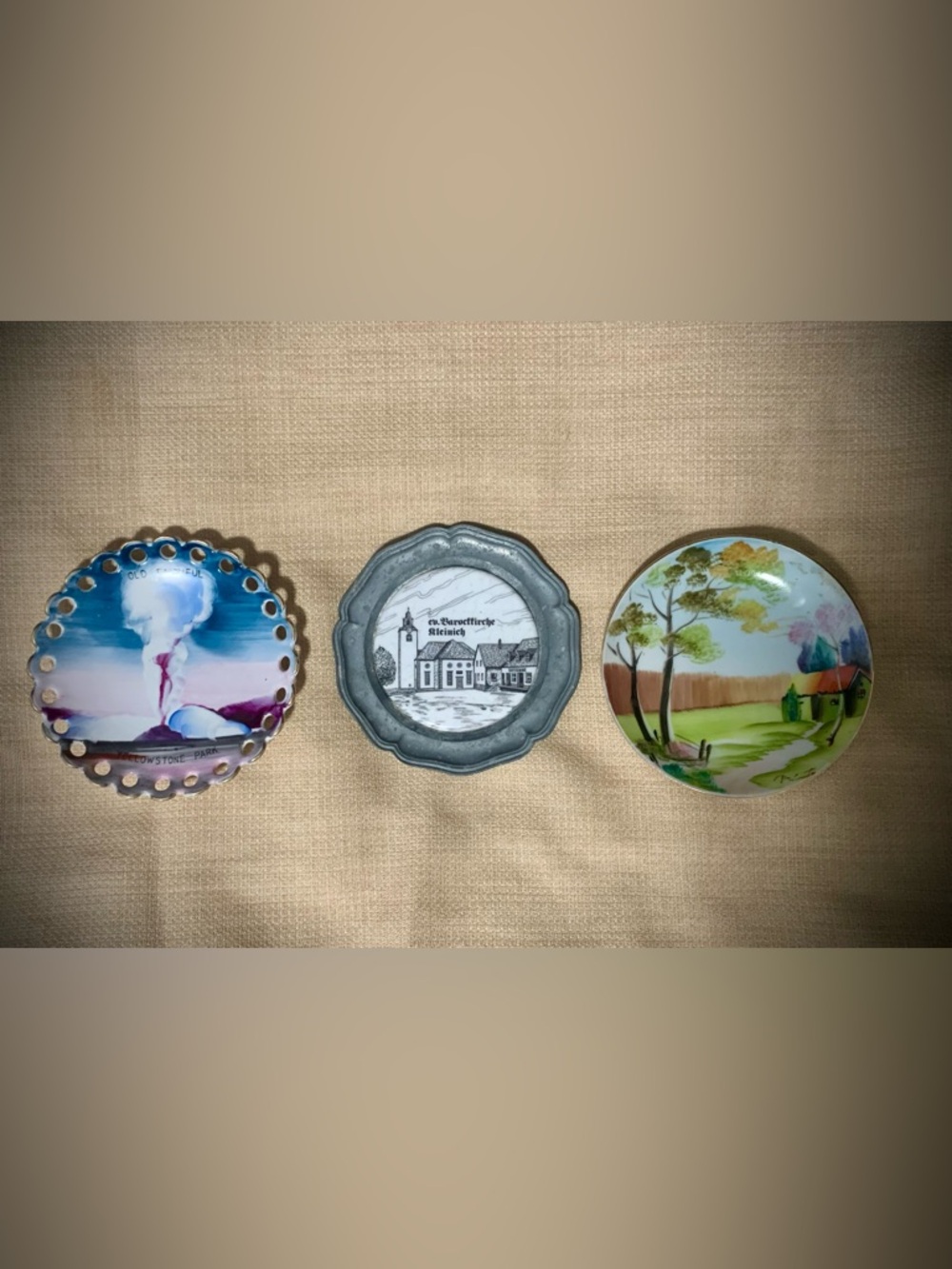 💗Vintage Decorative Plate Bundle – (3) Small Collectible Plates